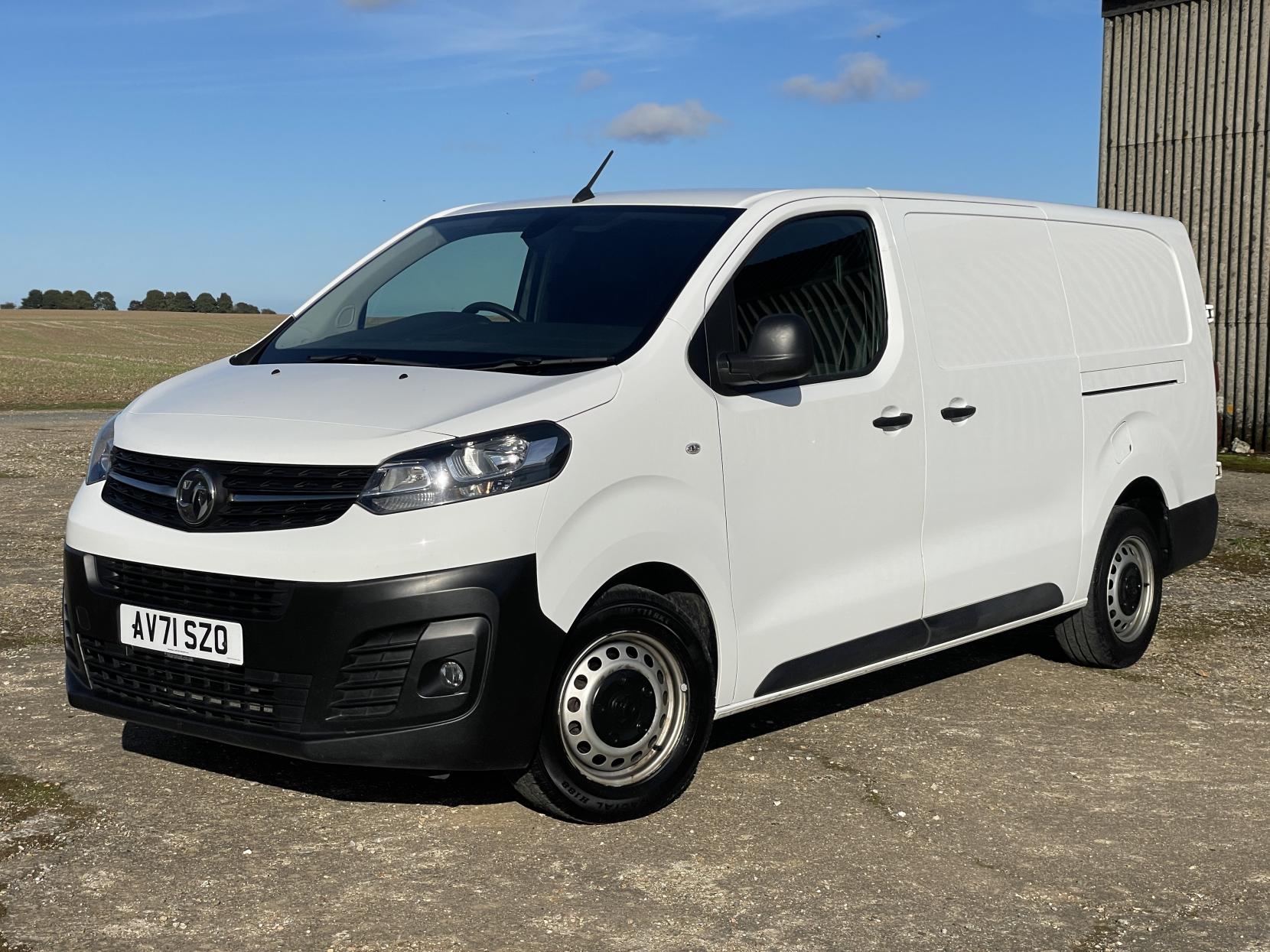 Vauxhall Vivaro 2.0 Turbo D 3100 Dynamic Panel Van 6dr Diesel Auto L2 H1 Euro 6 (s/s) (145 ps)