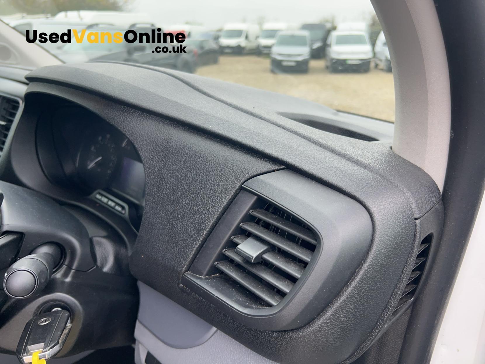 Vauxhall Vivaro 2.0 Turbo D 3100 Dynamic Panel Van 6dr Diesel Auto L2 H1 Euro 6 (s/s) (145 ps)