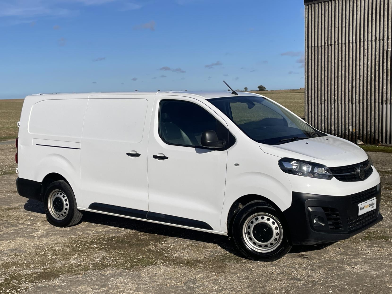 Vauxhall Vivaro 2.0 Turbo D 3100 Dynamic Panel Van 6dr Diesel Auto L2 H1 Euro 6 (s/s) (145 ps)