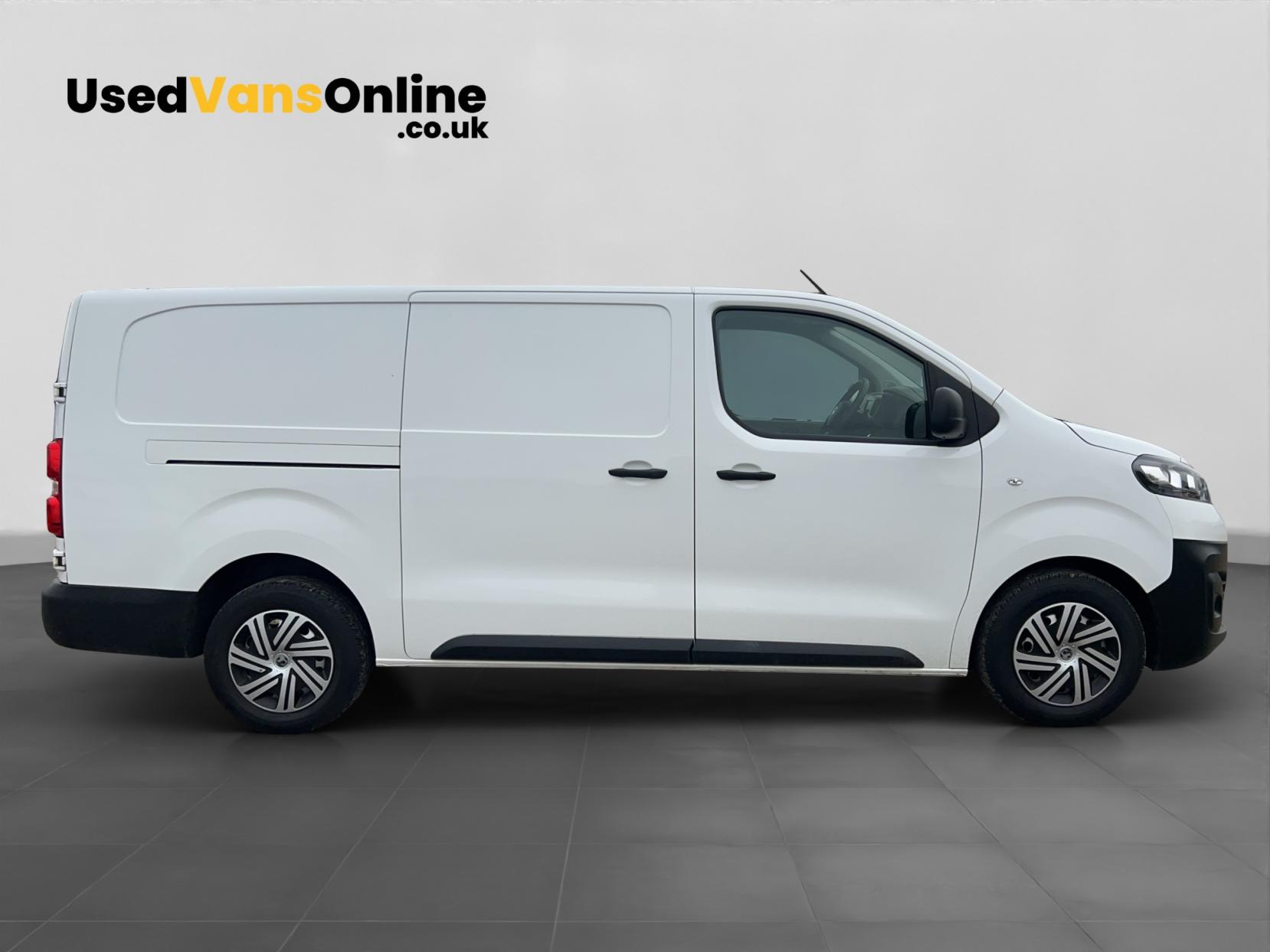 Vauxhall Vivaro 2.0 Turbo D 3100 Dynamic Panel Van 6dr Diesel Auto L2 H1 Euro 6 (s/s) (145 ps)