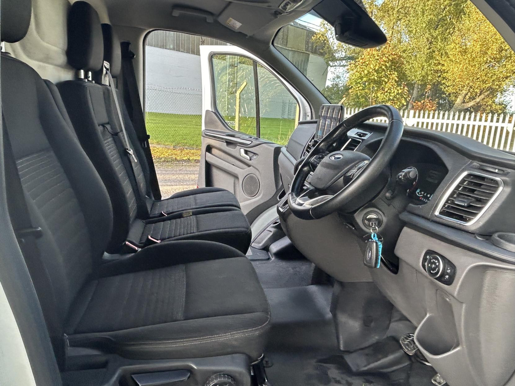 Ford Transit Custom 2.0 300 EcoBlue Limited Panel Van 5dr Diesel Auto L2 H1 Euro 6 (s/s) (130 ps)