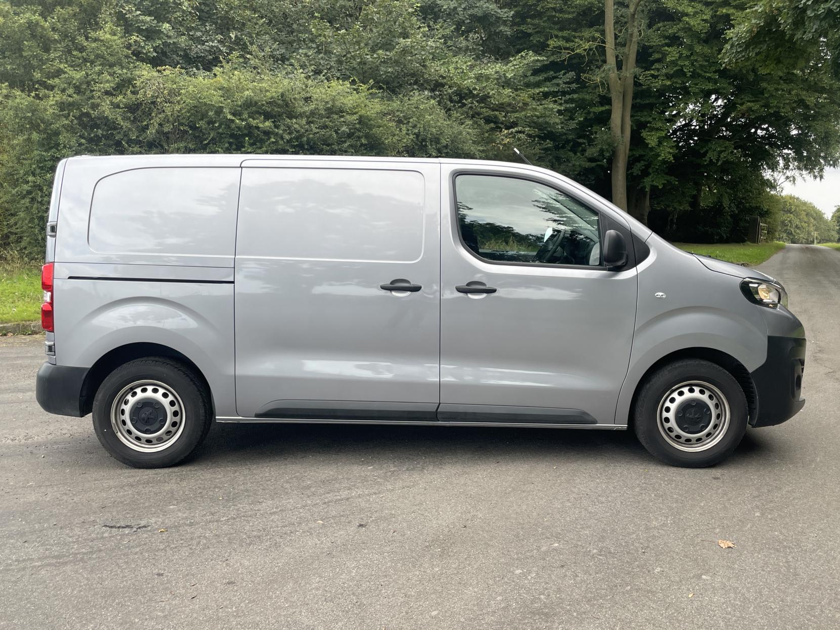 Peugeot Expert 1.5 BlueHDi 1000 Professional Premium + Standard Panel Van 6dr Diesel Manual MWB Euro 6 (s/s) (100 bhp)