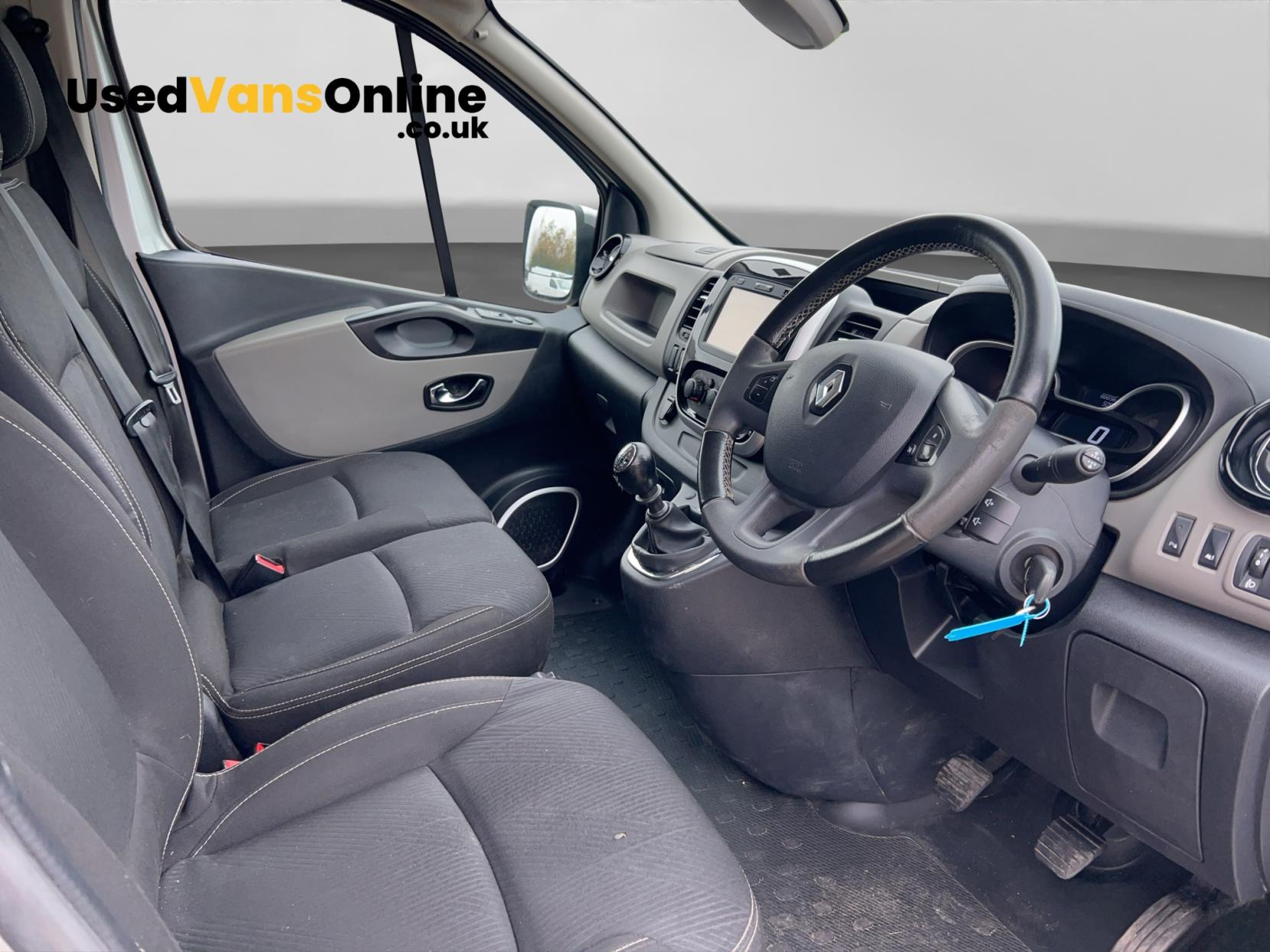 Renault Trafic 1.6 dCi 27 Sport Nav Panel Van 5dr Diesel Manual SWB Standard Roof Euro 6 (120 ps)