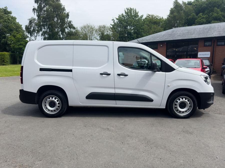 Vauxhall Combo 1.5 Turbo D 2300 Prime Crew Van Double Cab 6dr Diesel Manual L2 Euro 6 (s/s) (100 ps)