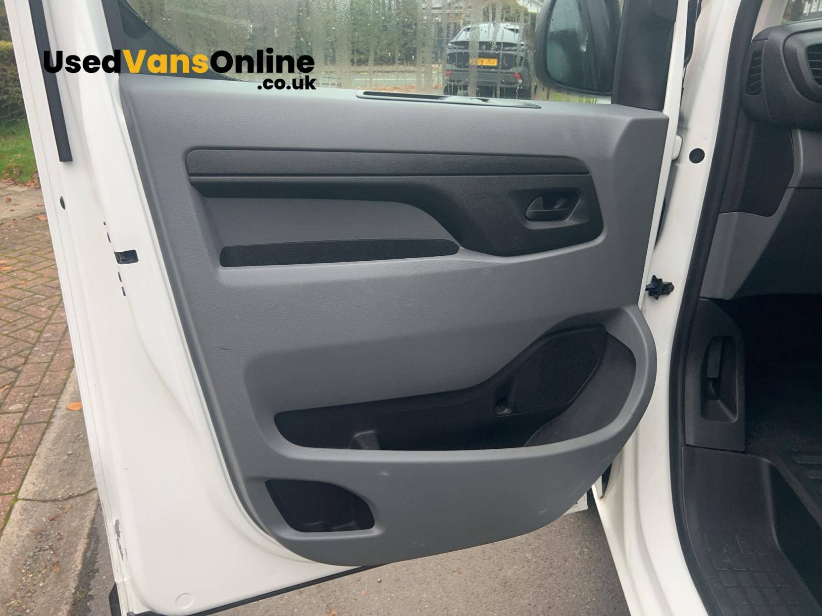 Vauxhall Vivaro 1.5 Turbo D 2700 Dynamic Panel Van 6dr Diesel Manual L1 H1 Euro 6 (s/s) (100 ps)