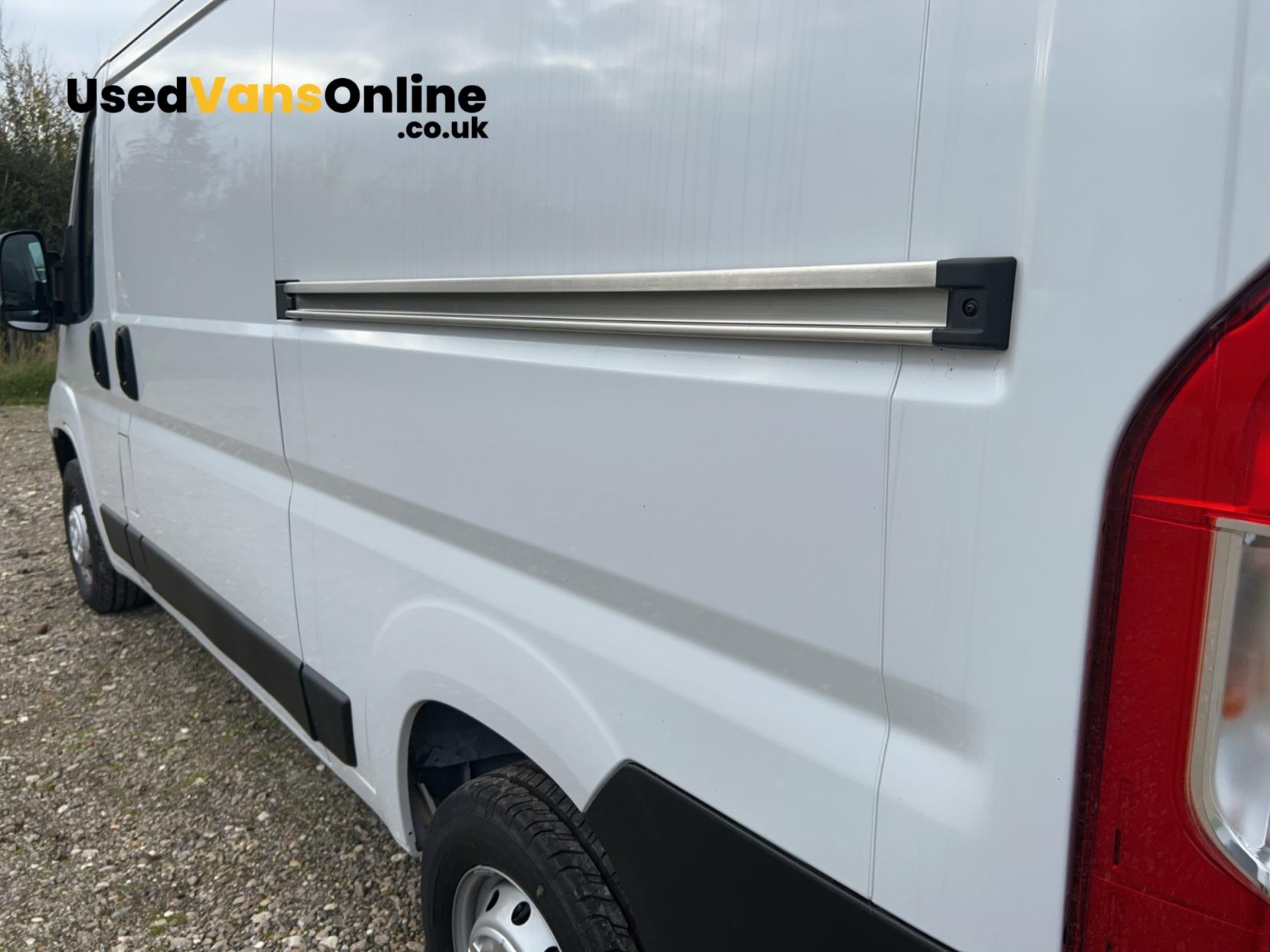 Citroen Relay 2.2 BlueHDi 35 Enterprise Edition Panel Van 5dr Diesel Manual L2 Euro 6 (s/s) (140 ps)