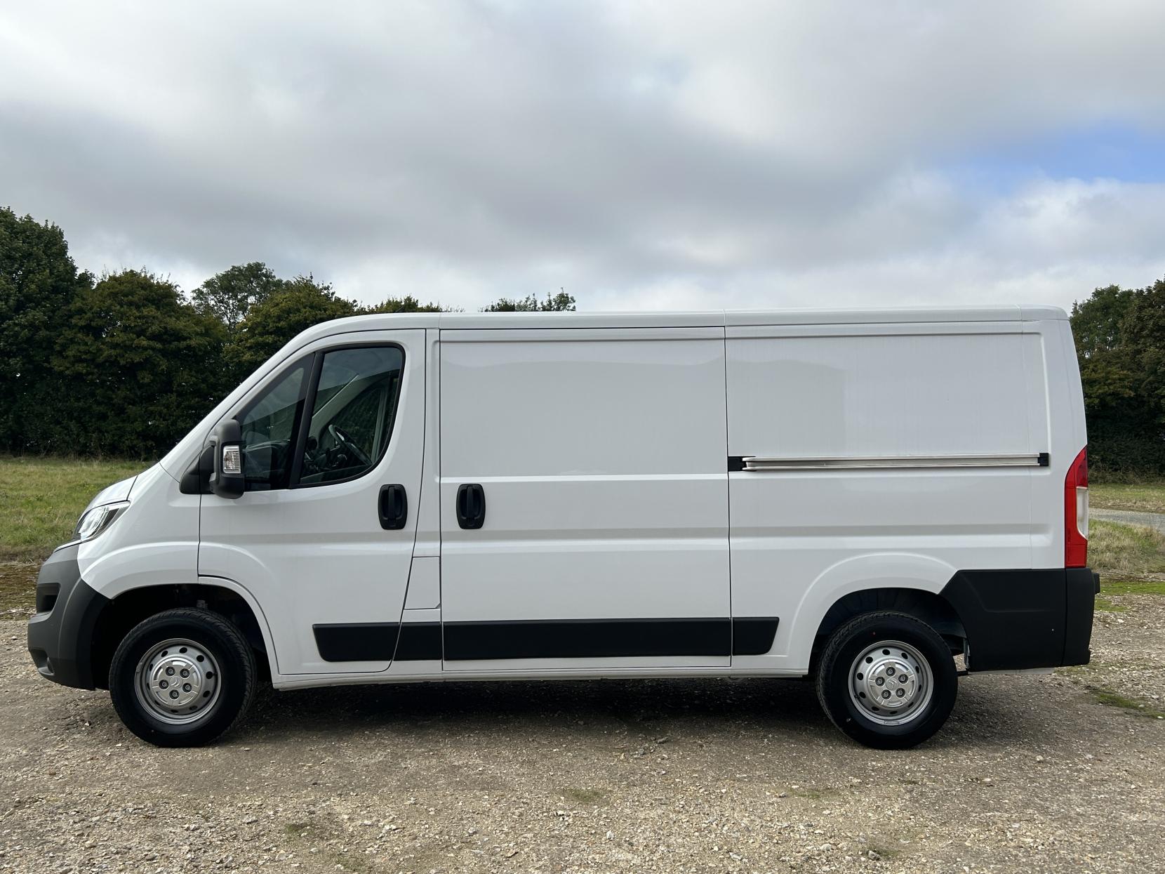 Citroen Relay 2.2 BlueHDi 35 Enterprise Edition Panel Van 5dr Diesel Manual L2 Euro 6 (s/s) (140 ps)