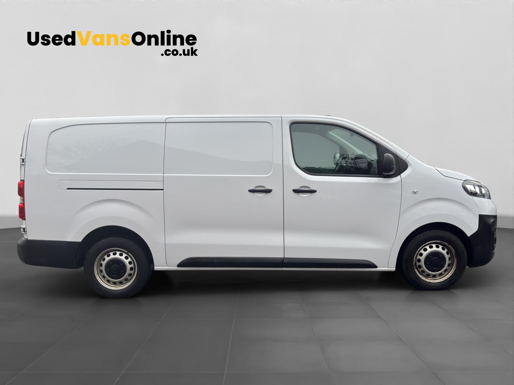 Vauxhall Vivaro 2.0 Turbo D 3100 Dynamic Panel Van 6dr Diesel Auto L2 H1 Euro 6 (s/s) (145 ps)