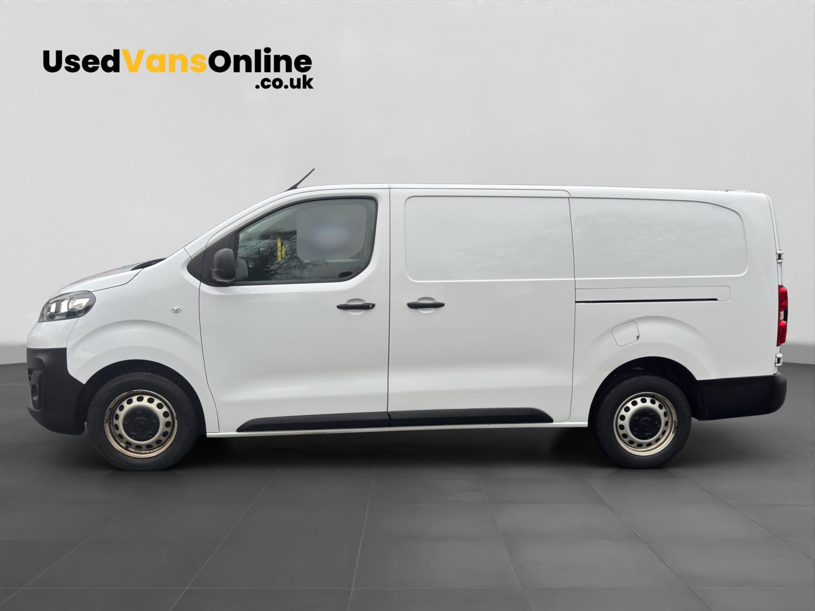 Vauxhall Vivaro 2.0 Turbo D 3100 Dynamic Panel Van 6dr Diesel Auto L2 H1 Euro 6 (s/s) (145 ps)