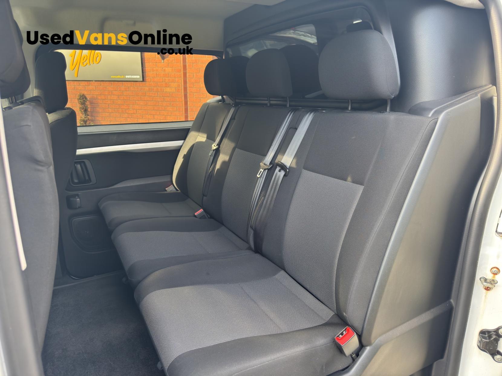 Vauxhall Vivaro 2.0 Turbo D 3100 Sportive Crew Van Double Cab 5dr Diesel Manual L2 H1 Euro 6 (s/s) (120 ps)