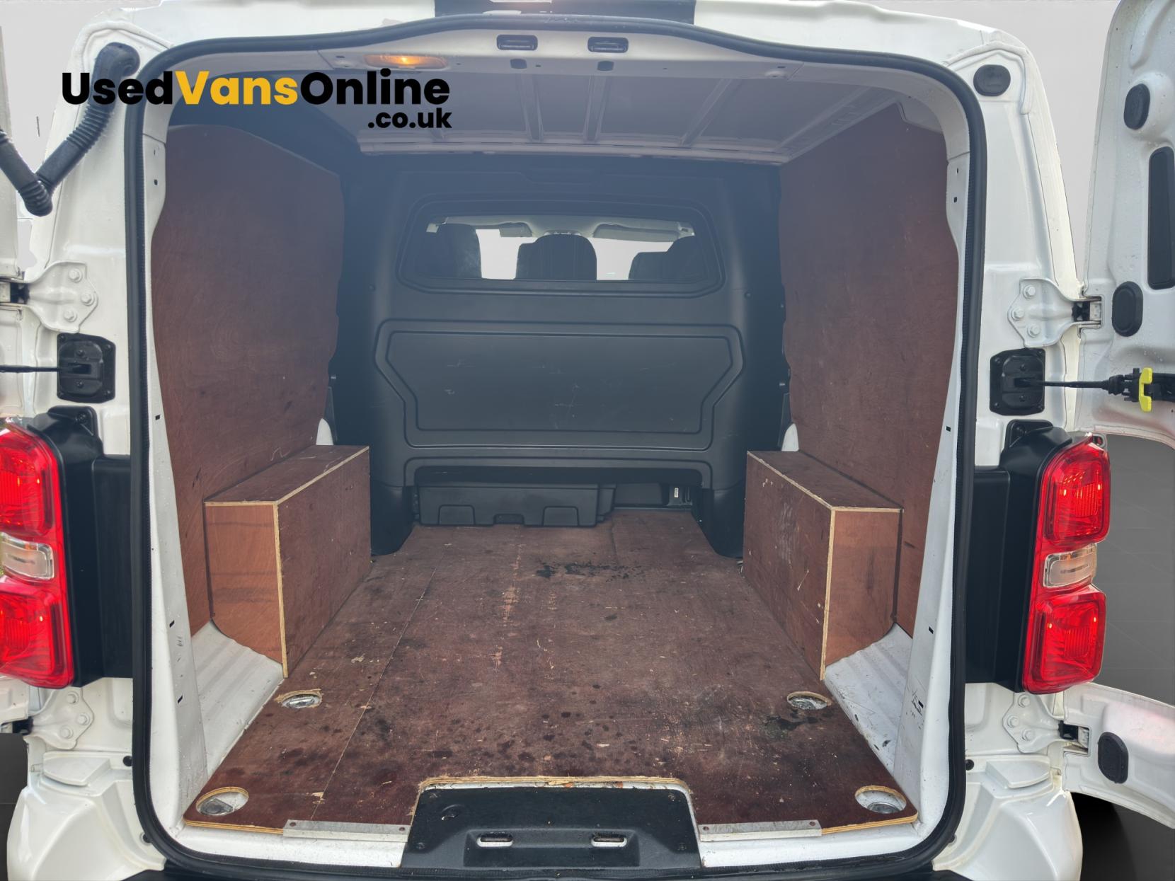 Vauxhall Vivaro 2.0 Turbo D 3100 Sportive Crew Van Double Cab 5dr Diesel Manual L2 H1 Euro 6 (s/s) (120 ps)