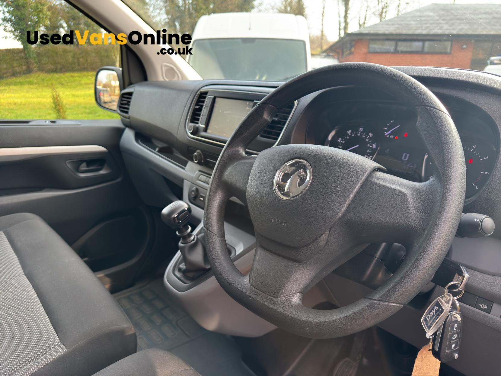 Vauxhall Vivaro 2.0 Turbo D 3100 Sportive Crew Van Double Cab 5dr Diesel Manual L2 H1 Euro 6 (s/s) (120 ps)