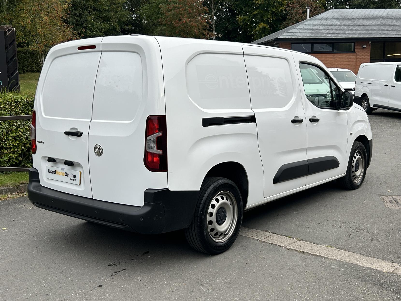 Vauxhall Combo 1.5 Turbo D 2300 Dynamic Panel Van 4dr Diesel Manual L2 H1 Euro 6 (100 ps)