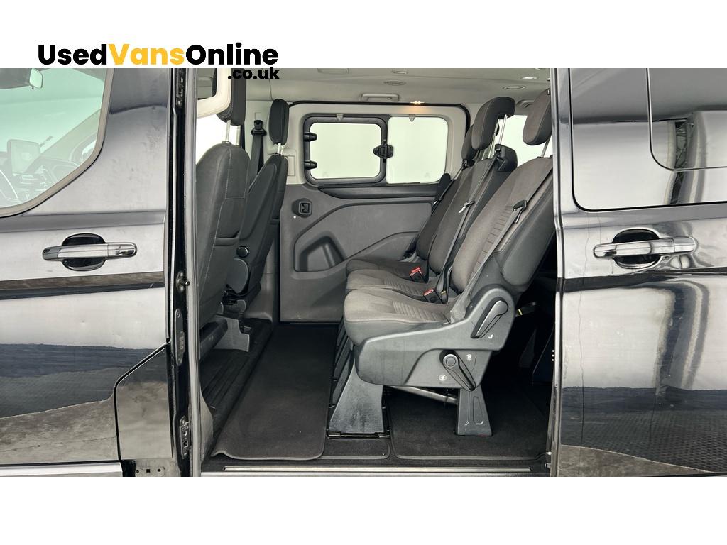 Ford Tourneo Custom 2.0 310 EcoBlue Titanium Minibus Double Cab 5dr Diesel Auto L1 Euro 6 (s/s) (170 ps)