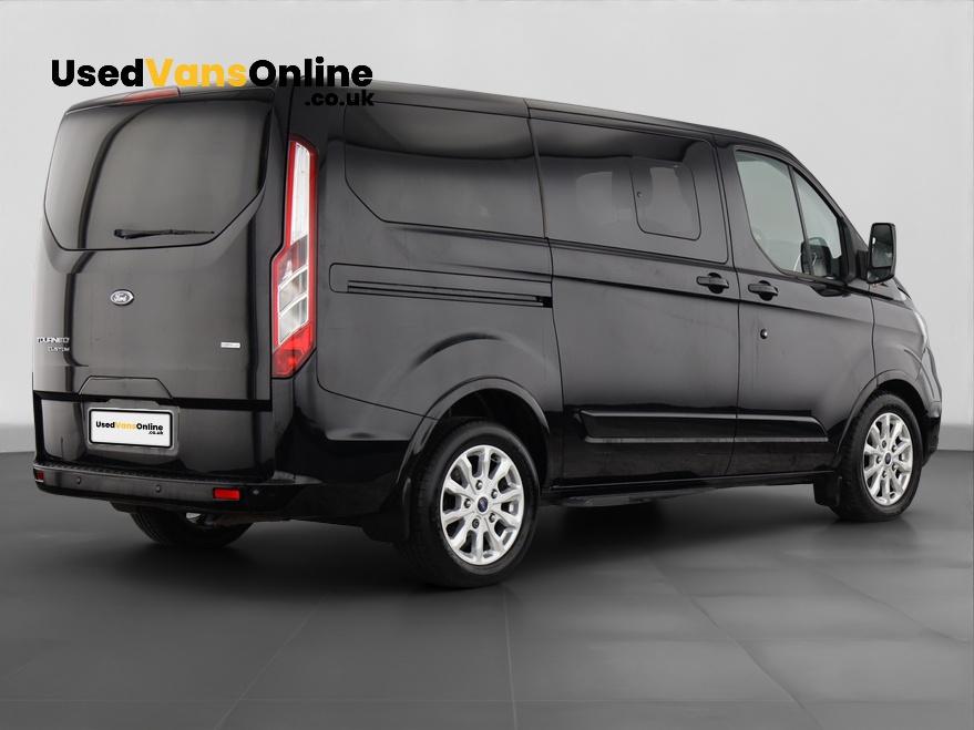 Ford Tourneo Custom 2.0 310 EcoBlue Titanium Minibus Double Cab 5dr Diesel Auto L1 Euro 6 (s/s) (170 ps)