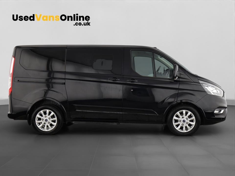 Ford Tourneo Custom 2.0 310 EcoBlue Titanium Minibus Double Cab 5dr Diesel Auto L1 Euro 6 (s/s) (170 ps)