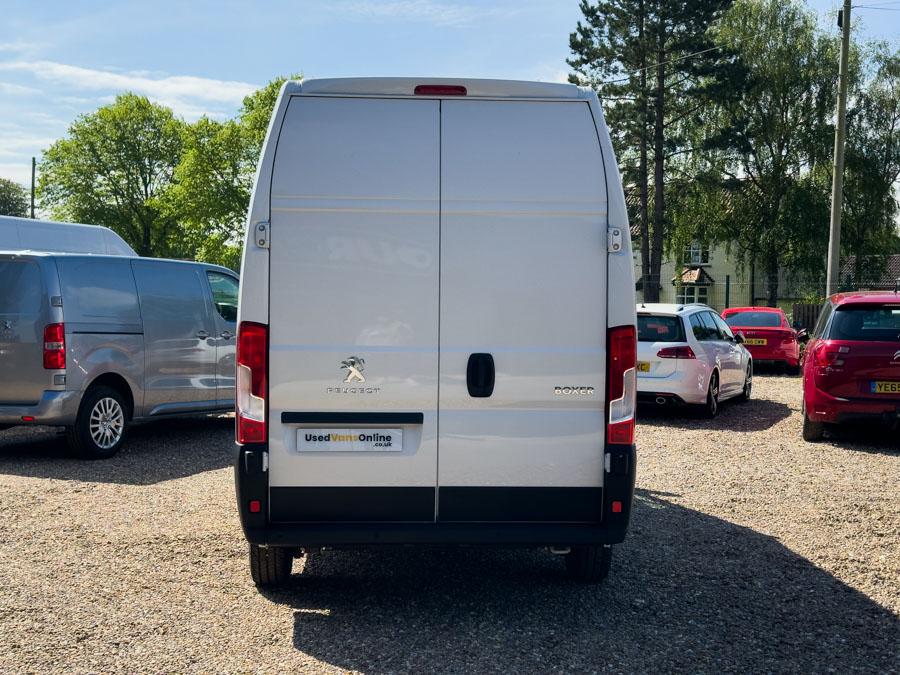 Peugeot Boxer 2.2 BlueHDi 335 Professional Premium + Panel Van 5dr Diesel Manual L3 Extra High Roof Euro 6 (s/s) (140 ps)