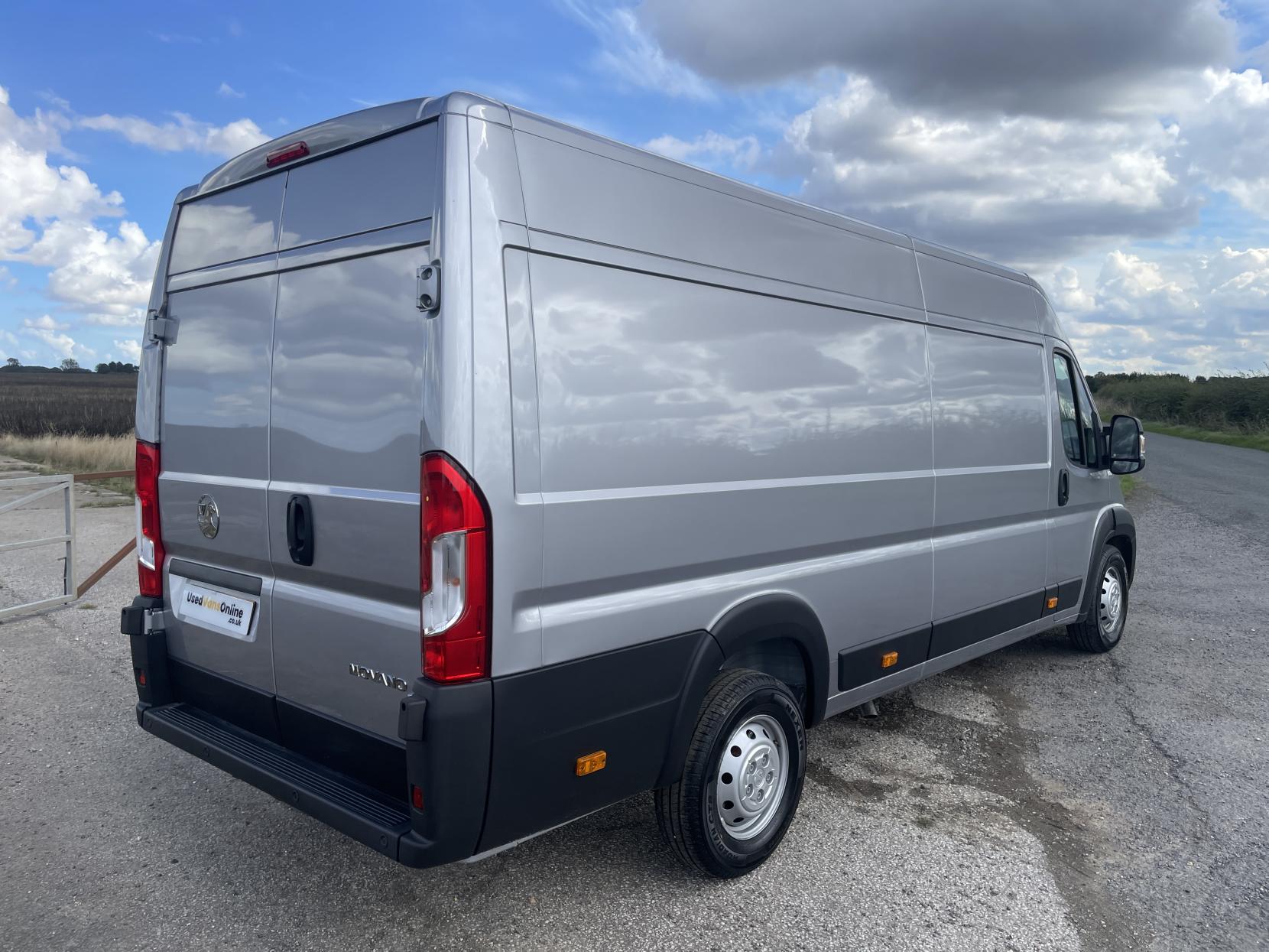 Vauxhall Movano 2.2 CDTi 3500 BiTurbo HDT Prime Panel Van 5dr Diesel Manual FWD L4 Medium Roof Euro 6 (s/s) (140 ps)