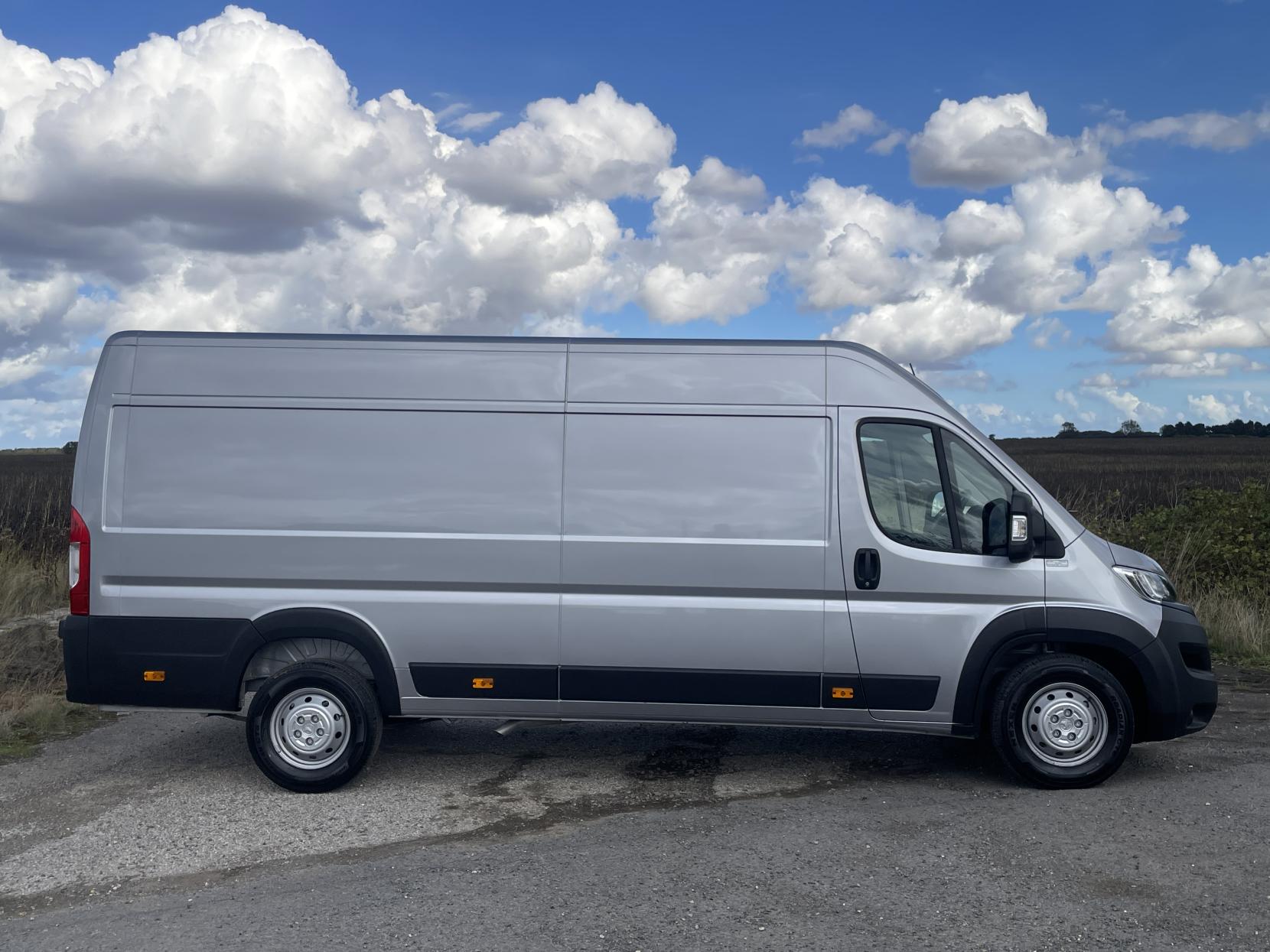 Vauxhall Movano 2.2 CDTi 3500 BiTurbo HDT Prime Panel Van 5dr Diesel Manual FWD L4 Medium Roof Euro 6 (s/s) (140 ps)