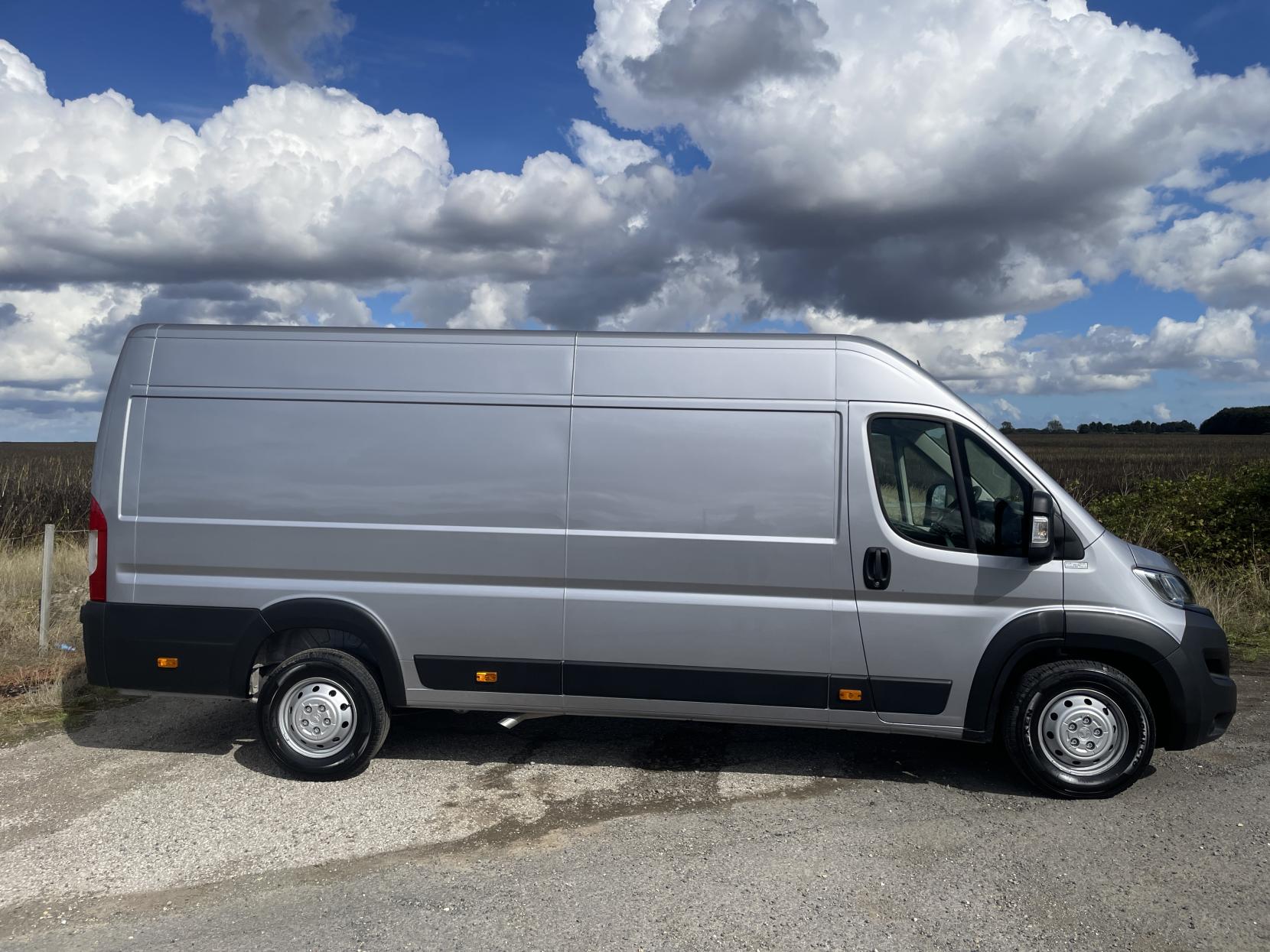 Vauxhall Movano 2.2 CDTi 3500 BiTurbo HDT Prime Panel Van 5dr Diesel Manual FWD L4 Medium Roof Euro 6 (s/s) (140 ps)